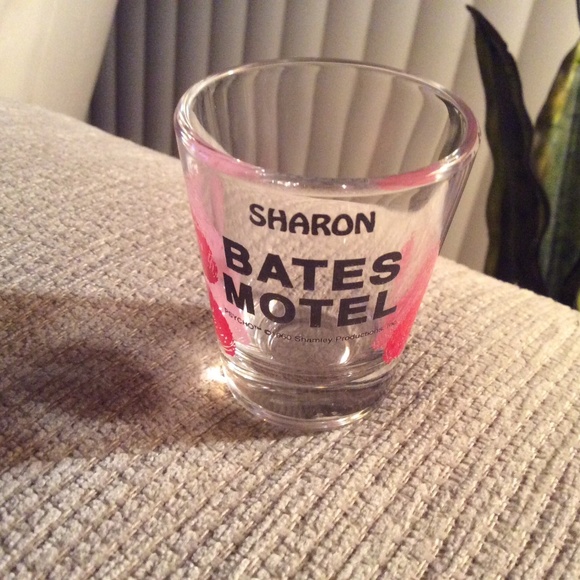 Universal Studios Other - Bates Motel Shot Glass Bloody Fingerprints Sharon